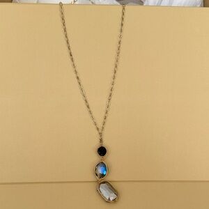 Elegant Gold and Blue Pendant Necklace